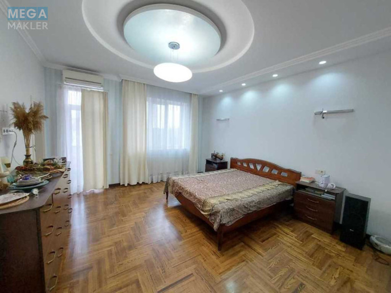 Продаж 7 кімнатної квартири (319/121/30), 3 пов. 3 пов. будинку, <a class="location-link" href="/kiev/" title="Недвижимость Київ">Київ</a>, <a class="location-link" href="/kiev/podolskij/" title="Недвижимость Подільський район">Подільський р-н</a>, Стеценка вул., 80 (изображение 10)