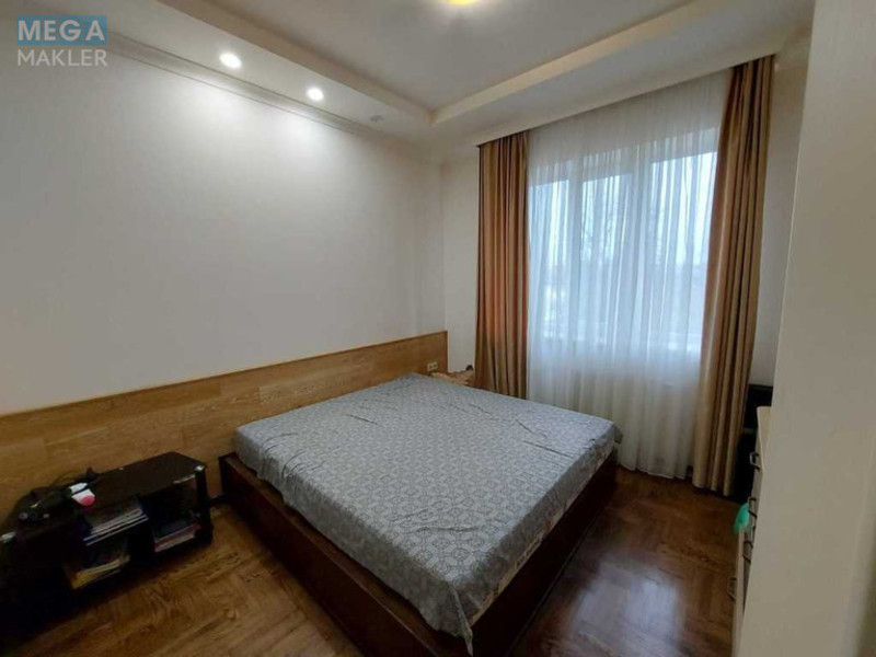 Продаж 7 кімнатної квартири (319/121/30), 3 пов. 3 пов. будинку, <a class="location-link" href="/kiev/" title="Недвижимость Київ">Київ</a>, <a class="location-link" href="/kiev/podolskij/" title="Недвижимость Подільський район">Подільський р-н</a>, Стеценка вул., 80 (изображение 12)