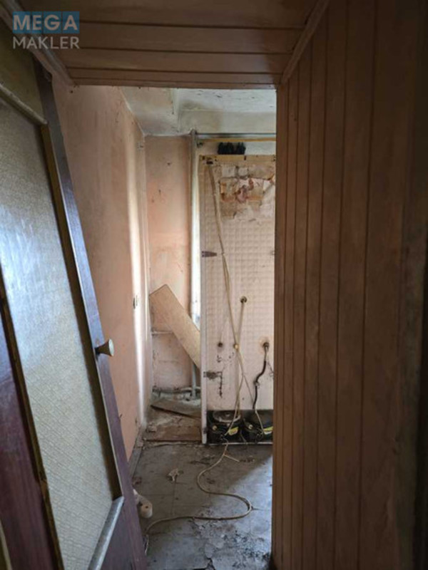 Продаж 3 кімнатної квартири (64/42/7), 9 пов. 9 пов. будинку, <a class="location-link" href="/kiev/" title="Недвижимость Київ">Київ</a>, <a class="location-link" href="/kiev/podolskij/" title="Недвижимость Подільський район">Подільський р-н</a>, Кирилловская ул., 131 (изображение 3)