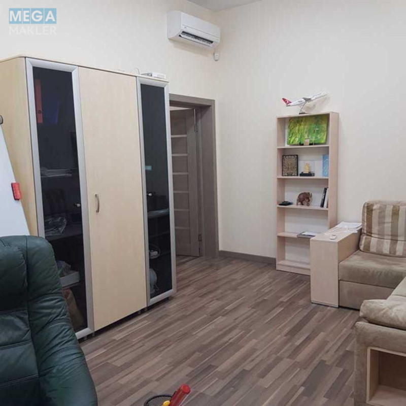 Оренда комерційної нерухомості, 92&nbsp;кв.м, под офис, <a class="location-link" href="/kiev/" title="Недвижимость Київ">Київ</a>, <a class="location-link" href="/kiev/goloseevskij/" title="Недвижимость Голосіївський район">Голосіївський р-н</a>, Академика Глушкова просп., 9в (изображение 4)
