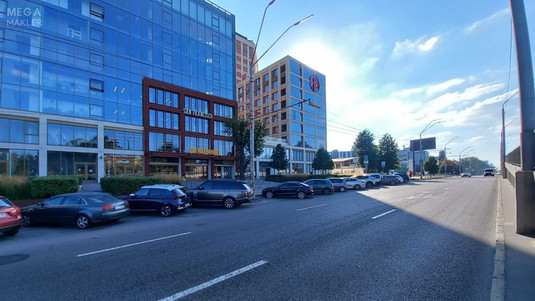 Продаж комерційної нерухомості, 489&nbsp;кв.м, под офис, <a class="location-link" href="/kiev/" title="Недвижимость Київ">Київ</a>, <a class="location-link" href="/kiev/svyatoshinskij/" title="Недвижимость Святошинський район">Святошинський р-н</a>, Берестейский просп., 67 (изображение 2)