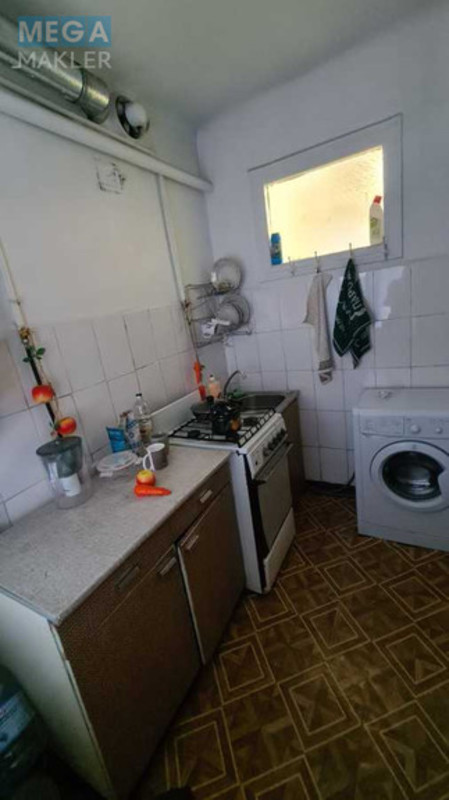 Оренда 2 кімнатної квартири, <a class="location-link" href="/kiev/" title="Недвижимость Київ">Київ</a>, <a class="location-link" href="/kiev/goloseevskij/" title="Недвижимость Голосіївський район">Голосіївський р-н</a>, Михайла Ломоносова вул., 4 (изображение 9)