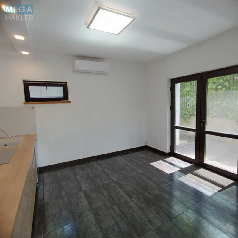Продаж дома, 2&nbsp;поверху, 250&nbsp;кв.м, 4&nbsp;кімнати, ділянка 6&nbsp;соток, <a class="location-link" href="/kiev/" title="Недвижимость Київ">Київ</a>, <a class="location-link" href="/kiev/dneprovskij/" title="Недвижимость Дніпровський район">Дніпровський р-н</a>, 1 Садовый пер. (изображение 7)