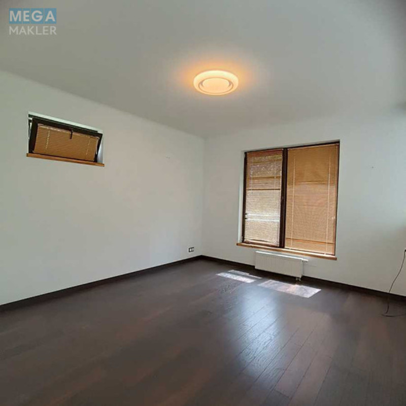 Продаж дома, 2&nbsp;поверху, 250&nbsp;кв.м, 4&nbsp;кімнати, ділянка 6&nbsp;соток, <a class="location-link" href="/kiev/" title="Недвижимость Київ">Київ</a>, <a class="location-link" href="/kiev/dneprovskij/" title="Недвижимость Дніпровський район">Дніпровський р-н</a>, 1 Садовый пер. (изображение 11)