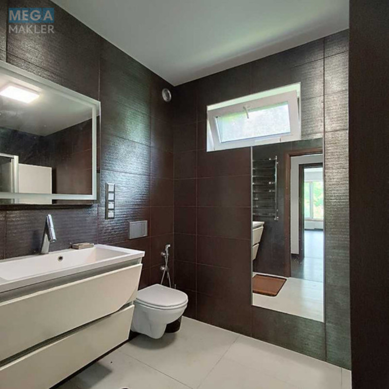 Продаж дома, 2&nbsp;поверху, 250&nbsp;кв.м, 4&nbsp;кімнати, ділянка 6&nbsp;соток, <a class="location-link" href="/kiev/" title="Недвижимость Київ">Київ</a>, <a class="location-link" href="/kiev/dneprovskij/" title="Недвижимость Дніпровський район">Дніпровський р-н</a>, 1 Садовый пер. (изображение 16)