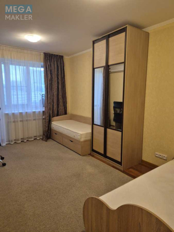 Оренда 3 кімнатної квартири, <a class="location-link" href="/kiev/" title="Недвижимость Київ">Київ</a>, <a class="location-link" href="/kiev/pecherskij/" title="Недвижимость Печерський район">Печерський р-н</a>, Старонаводницька вул., 6 (изображение 7)