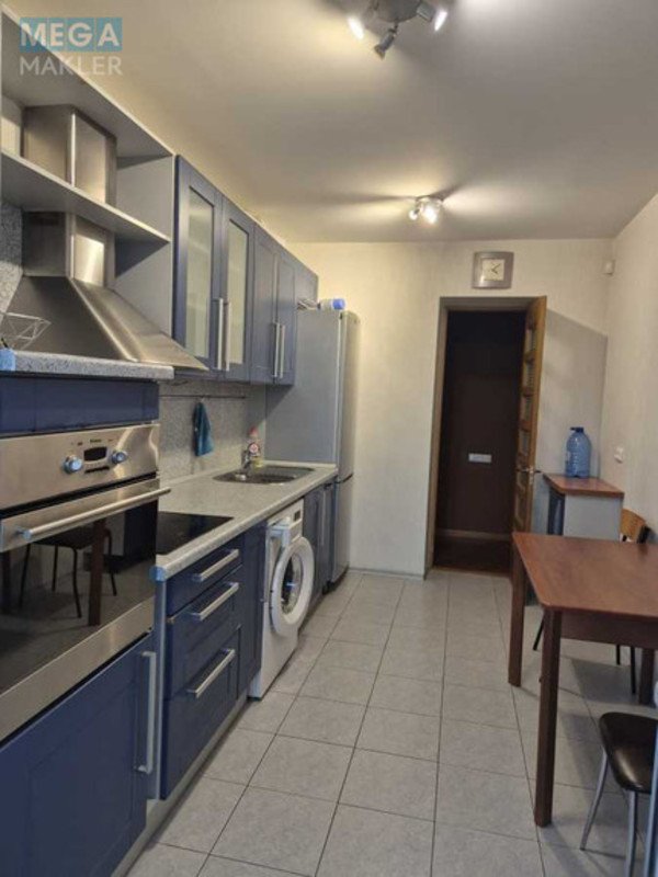 Оренда 3 кімнатної квартири, <a class="location-link" href="/kiev/" title="Недвижимость Київ">Київ</a>, <a class="location-link" href="/kiev/pecherskij/" title="Недвижимость Печерський район">Печерський р-н</a>, Старонаводницька вул., 6 (изображение 16)