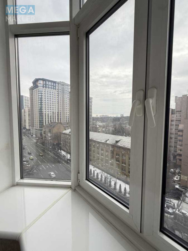 Продаж 3 кімнатної квартири (109/61/14), 8 пов. 12 пов. будинку, <a class="location-link" href="/kiev/" title="Недвижимость Київ">Київ</a>, <a class="location-link" href="/kiev/goloseevskij/" title="Недвижимость Голосіївський район">Голосіївський р-н</a>, Антоновича вул., 103 (изображение 10)