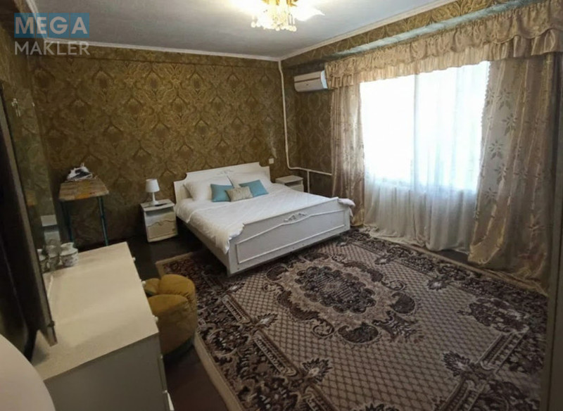 Оренда 4 кімнатні квартири, люкс, <a class="location-link" href="/kiev/" title="Недвижимость Київ">Київ</a>, <a class="location-link" href="/kiev/pecherskij/" title="Недвижимость Печерський район">Печерський р-н</a>, Бул. Л. Українки 9, Військовий Госпіталь ( <img src="https://megamakler.com.ua/metro/00ff00.gif" alt="" class="metro" /> м. Печерская, 4-5 хв. пішки ) (изображение 3)