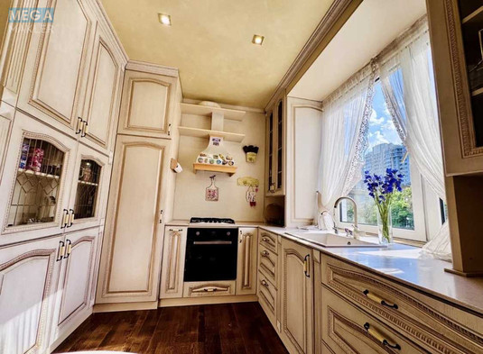 Продаж 3 кімнатної квартири (80/49/8,7), 3 пов. 5 пов. будинку, <a class="location-link" href="/kiev/" title="Недвижимость Київ">Київ</a>, <a class="location-link" href="/kiev/pecherskij/" title="Недвижимость Печерський район">Печерський р-н</a>, Михаила Бойчука ул., 15 (изображение 2)