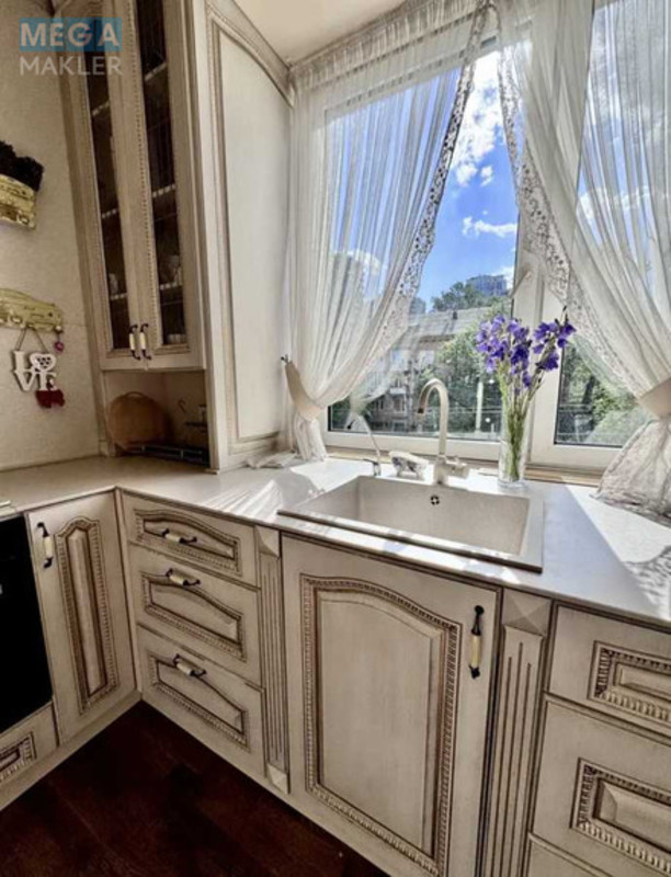 Продаж 3 кімнатної квартири (80/49/8,7), 3 пов. 5 пов. будинку, <a class="location-link" href="/kiev/" title="Недвижимость Київ">Київ</a>, <a class="location-link" href="/kiev/pecherskij/" title="Недвижимость Печерський район">Печерський р-н</a>, Михаила Бойчука ул., 15 (изображение 4)