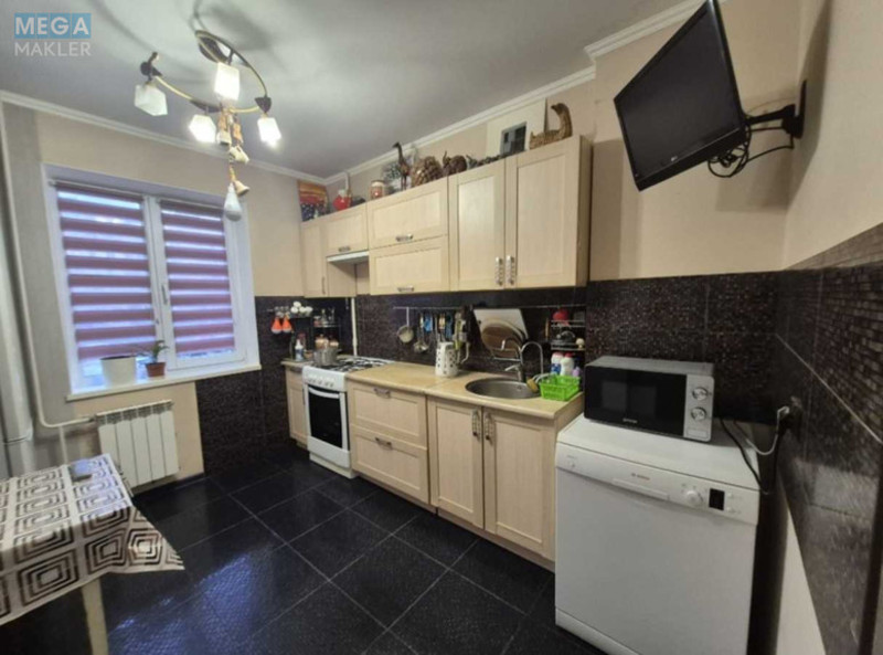 Продаж 3 кімнатної квартири (70/43/8), 2 пов. 10 пов. будинку, <a class="location-link" href="/kiev/" title="Недвижимость Київ">Київ</a>, <a class="location-link" href="/kiev/darnickij/" title="Недвижимость Дарницький район">Дарницький р-н</a>, Тростянецька вул., 6ж (изображение 11)