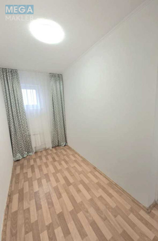 Продаж 3 кімнатної квартири (79/56/11), 8 пов. 10 пов. будинку, <a class="location-link" href="/kiev/" title="Недвижимость Київ">Київ</a>, <a class="location-link" href="/kiev/goloseevskij/" title="Недвижимость Голосіївський район">Голосіївський р-н</a>, Москвіна пров., 5-7 (изображение 9)
