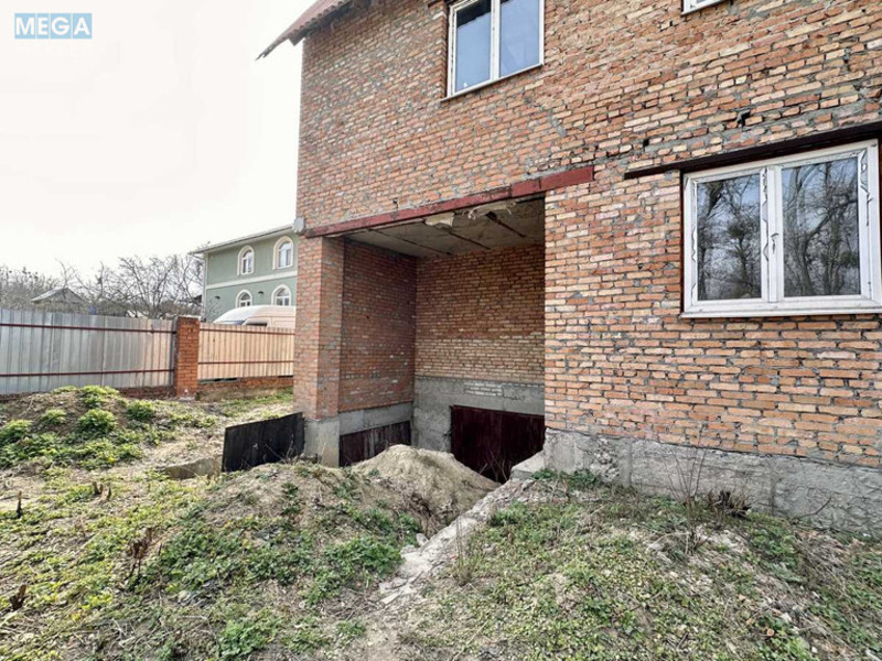 Продаж дома, 2&nbsp;поверху, 120&nbsp;кв.м, 3&nbsp;кімнати, ділянка 6&nbsp;соток, <a class="location-link" href="/podgorcy-selo/" title="Недвижимость Підгірці">Підгірці</a>, Будівельник (изображение 2)