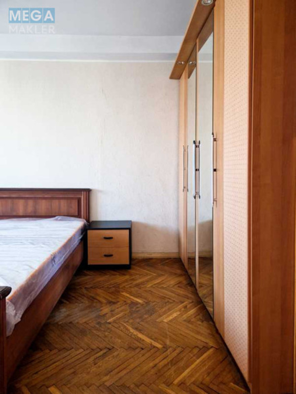 Оренда 2 кімнатної квартири, <a class="location-link" href="/kiev/" title="Недвижимость Київ">Київ</a>, <a class="location-link" href="/kiev/pecherskij/" title="Недвижимость Печерський район">Печерський р-н</a>, Велика Васильківська вул., 45 (изображение 4)