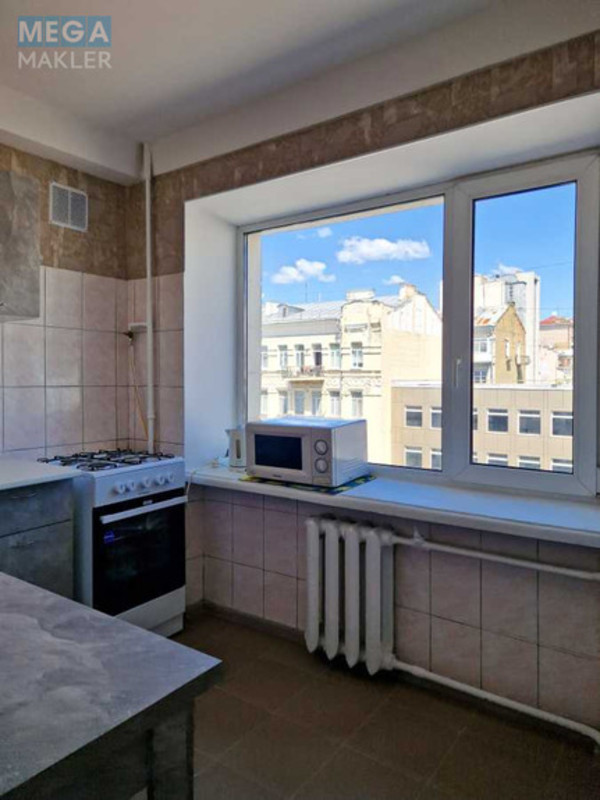 Оренда 2 кімнатної квартири, <a class="location-link" href="/kiev/" title="Недвижимость Київ">Київ</a>, <a class="location-link" href="/kiev/pecherskij/" title="Недвижимость Печерський район">Печерський р-н</a>, Велика Васильківська вул., 45 (изображение 8)
