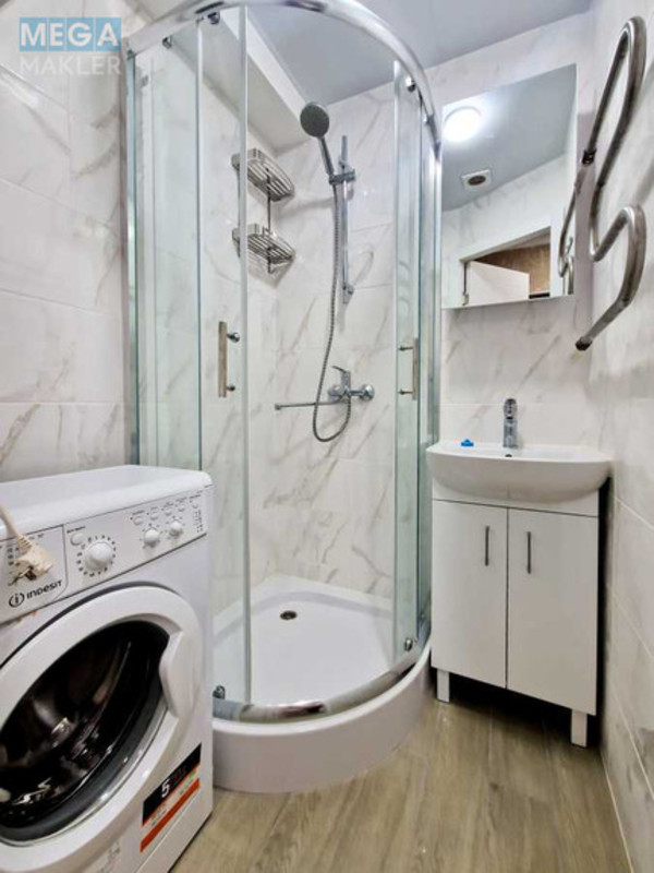 Оренда 2 кімнатної квартири, <a class="location-link" href="/kiev/" title="Недвижимость Київ">Київ</a>, <a class="location-link" href="/kiev/pecherskij/" title="Недвижимость Печерський район">Печерський р-н</a>, Велика Васильківська вул., 45 (изображение 10)