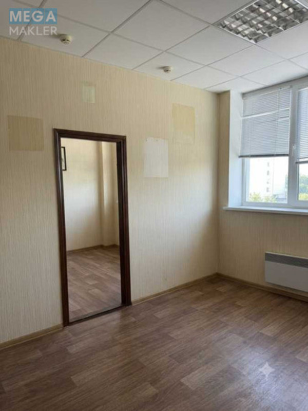 Оренда комерційної нерухомості, 400&nbsp;кв.м, под склад, <a class="location-link" href="/kiev/" title="Недвижимость Київ">Київ</a>, <a class="location-link" href="/kiev/svyatoshinskij/" title="Недвижимость Святошинський район">Святошинський р-н</a>, Мрії вул. (изображение 5)