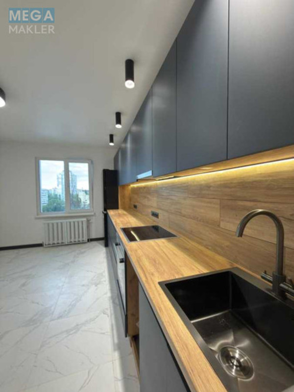 Продаж 3 кімнатної квартири (96/51/14), 10 пов. 22 пов. будинку, <a class="location-link" href="/kiev/" title="Недвижимость Київ">Київ</a>, <a class="location-link" href="/kiev/podolskij/" title="Недвижимость Подільський район">Подільський р-н</a>, Європейського Союзу просп., 19а (изображение 3)