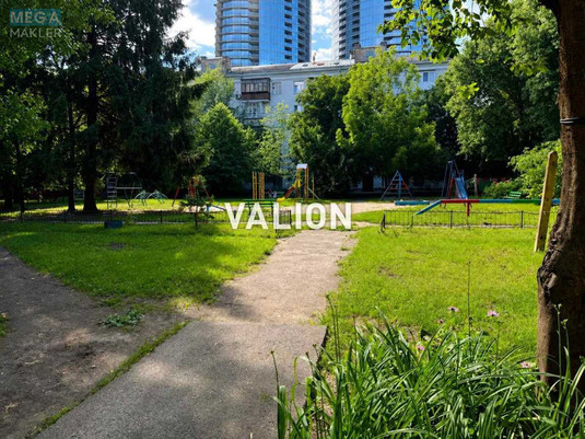 Продаж 2 кімнатної квартири (62/38/6,4), 2 пов. 5 пов. будинку, <a class="location-link" href="/kiev/" title="Недвижимость Київ">Київ</a>, <a class="location-link" href="/kiev/pecherskij/" title="Недвижимость Печерський район">Печерський р-н</a>, Миколи Раєвського вул., 28 (изображение 2)