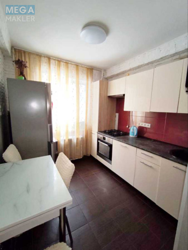 Продаж 2 кімнатної квартири (45/30/8), 1 пов. 5 пов. будинку, <a class="location-link" href="/kiev/" title="Недвижимость Київ">Київ</a>, <a class="location-link" href="/kiev/solomenskij/" title="Недвижимость Солом'янський район">Солом'янський р-н</a>, Ушинського вул., 5 (изображение 6)