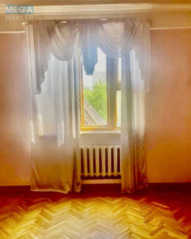 Продаж дома, 2&nbsp;поверху, 650&nbsp;кв.м, 8&nbsp;кімнат, ділянка 10&nbsp;соток, <a class="location-link" href="/stoyanka/" title="Недвижимость Стоянка">Стоянка</a>, Ленина, 1 (изображение 17)