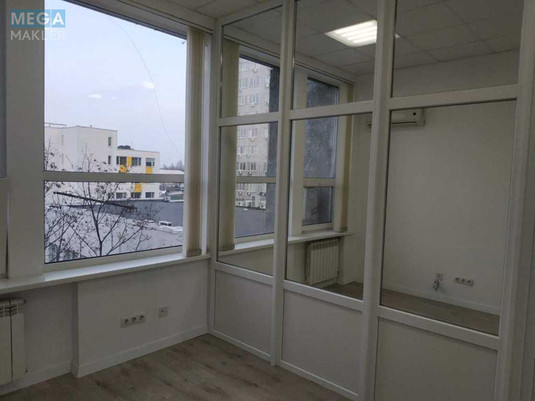 Оренда комерційної нерухомості, 35&nbsp;кв.м, под офис, <a class="location-link" href="/kiev/" title="Недвижимость Київ">Київ</a>, <a class="location-link" href="/kiev/dneprovskij/" title="Недвижимость Дніпровський район">Дніпровський р-н</a>, Евгения Сверстюка ул., 11Б (изображение 2)