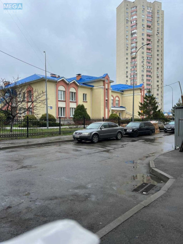 Продаж 3 кімнатної квартири (81,7/42,7/8,3), 10 пов. 24 пов. будинку, <a class="location-link" href="/kiev/" title="Недвижимость Київ">Київ</a>, <a class="location-link" href="/kiev/desnyanskij/" title="Недвижимость Деснянський район">Деснянський р-н</a>, Милославська вул., 18 (изображение 2)