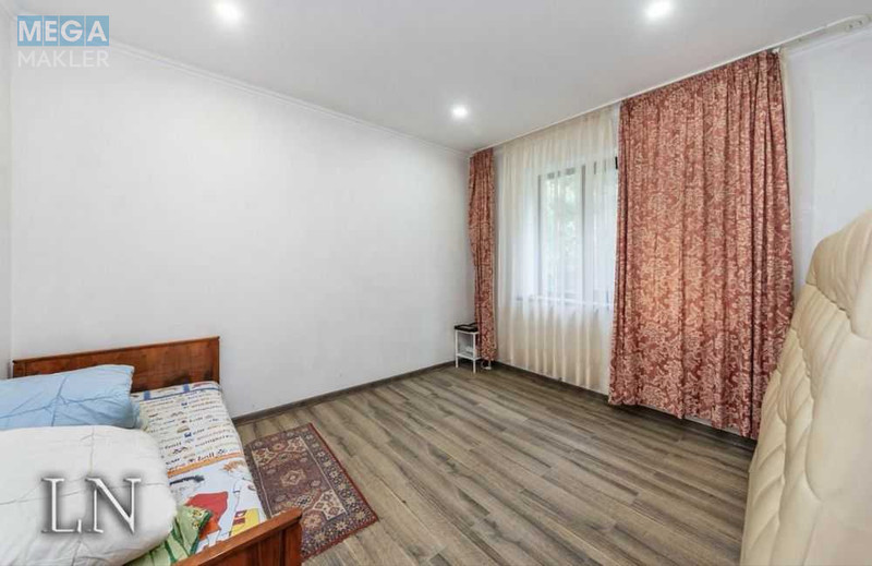 Продаж дома, 2&nbsp;поверху, 250&nbsp;кв.м, 5&nbsp;кімнат, ділянка 10&nbsp;соток, <a class="location-link" href="/kijlov/" title="Недвижимость Кійлів">Кийлів</a>, Озерна (изображение 18)
