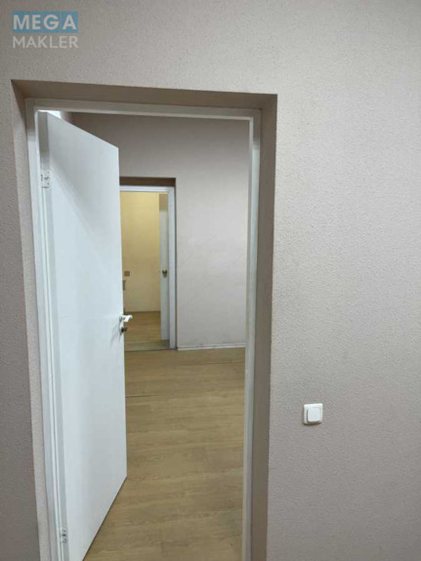 Оренда комерційної нерухомості, 51&nbsp;кв.м, под офис, <a class="location-link" href="/kiev/" title="Недвижимость Київ">Київ</a>, <a class="location-link" href="/kiev/goloseevskij/" title="Недвижимость Голосіївський район">Голосіївський р-н</a>, Саксаганского ул., 43 (изображение 3)