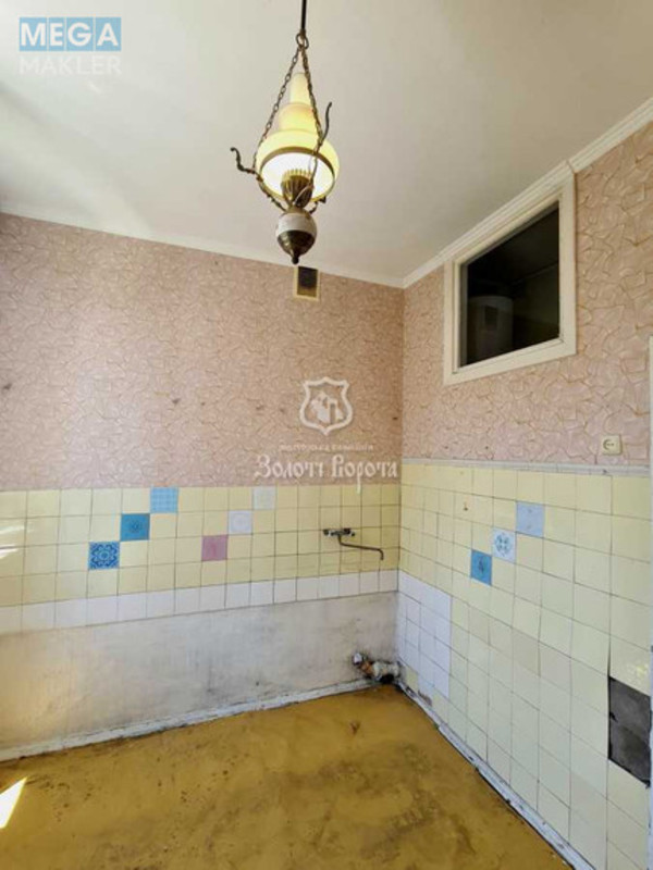 Продаж 3 кімнатної квартири (70,3/45/8,1), 4 пов. 5 пов. будинку, <a class="location-link" href="/kiev/" title="Недвижимость Київ">Київ</a>, <a class="location-link" href="/kiev/solomenskij/" title="Недвижимость Солом'янський район">Солом'янський р-н</a>, Івана Світличного вул., 6 (изображение 2)