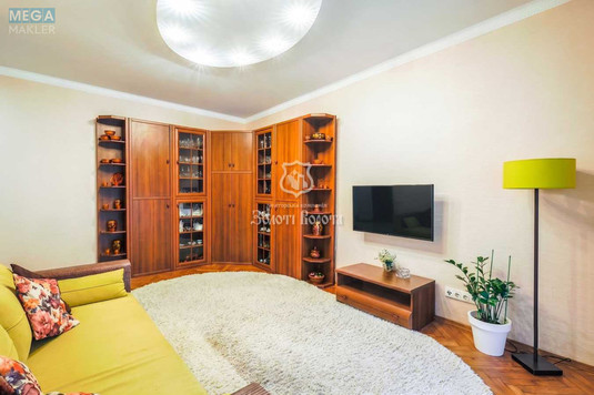 Продаж 3 кімнатної квартири (86,8/52/8,1), 1 пов. 5 пов. будинку, <a class="location-link" href="/kiev/" title="Недвижимость Київ">Київ</a>, <a class="location-link" href="/kiev/shevchenkovskij/" title="Недвижимость Шевченківський район">Шевченківський р-н</a>, Сімї Хохлових вул., 6 (изображение 2)