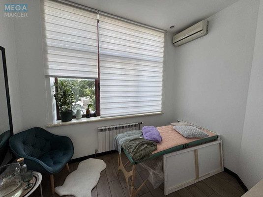 Продаж комерційної нерухомості, 203&nbsp;кв.м, под магазин, <a class="location-link" href="/kiev/" title="Недвижимость Київ">Київ</a>, <a class="location-link" href="/kiev/darnickij/" title="Недвижимость Дарницький район">Дарницький р-н</a>, Княжий Затон вул., 21 (изображение 17)