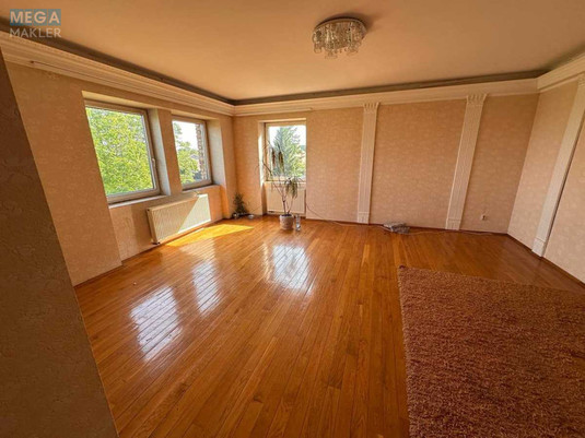 Продаж 8 кімнатної квартири (658/266/27), 1 пов. 3 пов. будинку, <a class="location-link" href="/rovno/" title="Недвижимость Рівне">Рівне</a>, Озерянка (изображение 3)
