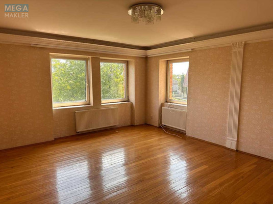 Продаж 8 кімнатної квартири (658/266/27), 1 пов. 3 пов. будинку, <a class="location-link" href="/rovno/" title="Недвижимость Рівне">Рівне</a>, Озерянка (изображение 4)