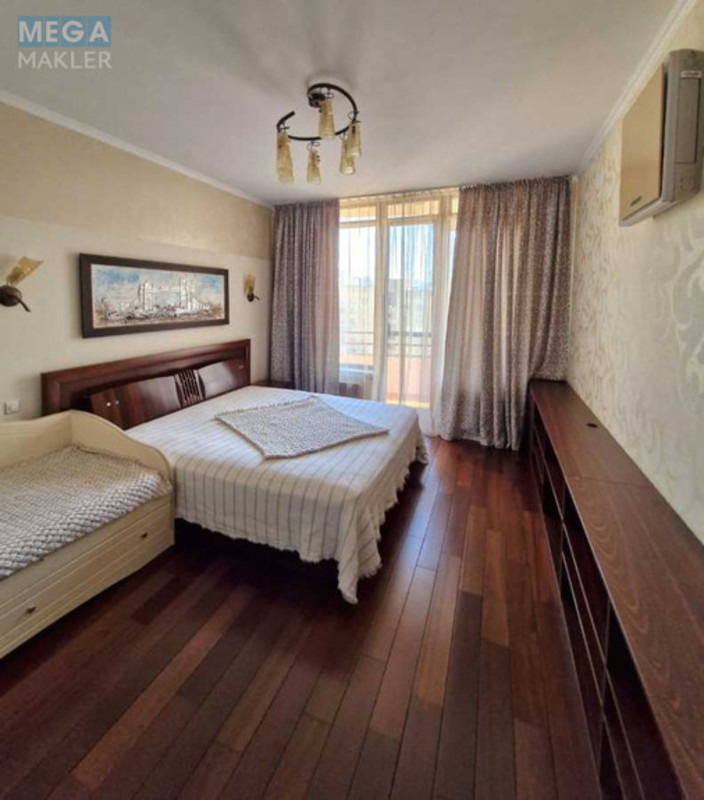 Продаж 3 кімнатної квартири (134/69/21), 6 пов. 15 пов. будинку, <a class="location-link" href="/kiev/" title="Недвижимость Київ">Київ</a>, <a class="location-link" href="/kiev/goloseevskij/" title="Недвижимость Голосіївський район">Голосіївський р-н</a>, Жилянська вул., 59 (изображение 5)