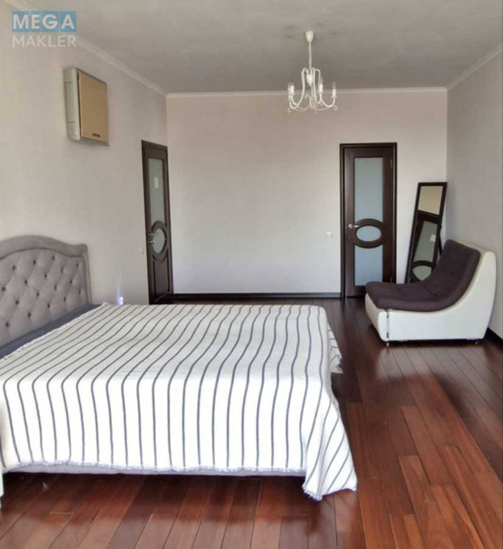 Продаж 3 кімнатної квартири (134/69/21), 6 пов. 15 пов. будинку, <a class="location-link" href="/kiev/" title="Недвижимость Київ">Київ</a>, <a class="location-link" href="/kiev/goloseevskij/" title="Недвижимость Голосіївський район">Голосіївський р-н</a>, Жилянська вул., 59 (изображение 8)