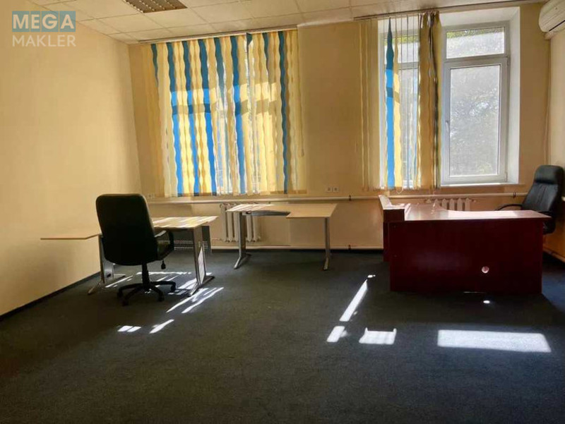 Продаж комерційної нерухомості, 1&nbsp;074&nbsp;кв.м, под офис, <a class="location-link" href="/kiev/" title="Недвижимость Київ">Київ</a>, <a class="location-link" href="/kiev/pecherskij/" title="Недвижимость Печерський район">Печерський р-н</a>, Євгена Коновальця вул., 31 (изображение 10)