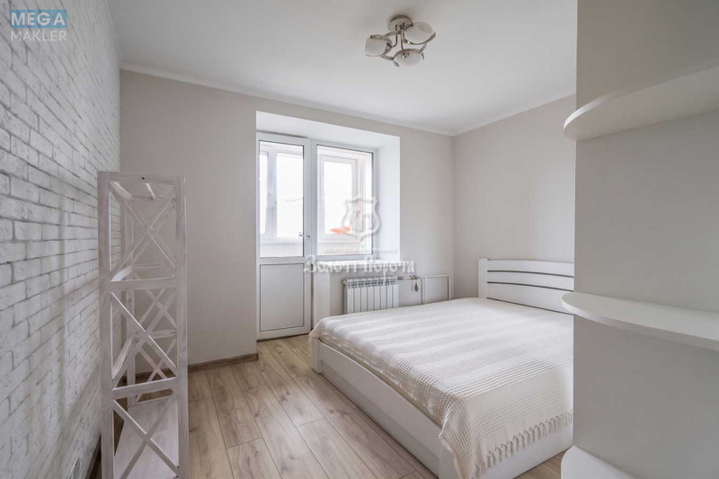 Продаж 3 кімнатної квартири (110/39/14,2), 7 пов. 8 пов. будинку, <a class="location-link" href="/kiev/" title="Недвижимость Київ">Київ</a>, <a class="location-link" href="/kiev/podolskij/" title="Недвижимость Подільський район">Подільський р-н</a>, Межигірська вул., 43 (изображение 2)