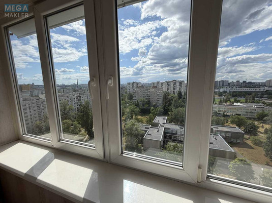 Оренда 3 кімнатної квартири, <a class="location-link" href="/kiev/" title="Недвижимость Київ">Київ</a>, <a class="location-link" href="/kiev/obolonskij/" title="Недвижимость Оболонський район">Оболонський р-н</a>, Маршала Тимошенко ул., 13 (изображение 6)
