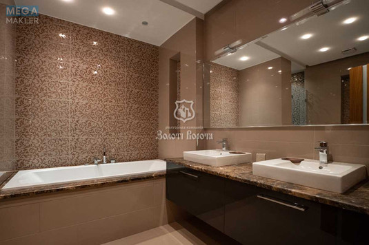 Продаж дома, 3&nbsp;поверху, 200&nbsp;кв.м, 6&nbsp;кімнат, ділянка 1&nbsp;сотка, <a class="location-link" href="/kiev/" title="Недвижимость Київ">Київ</a>, <a class="location-link" href="/kiev/obolonskij/" title="Недвижимость Оболонський район">Оболонський р-н</a>, Богатирський проїзд, 14 (изображение 14)