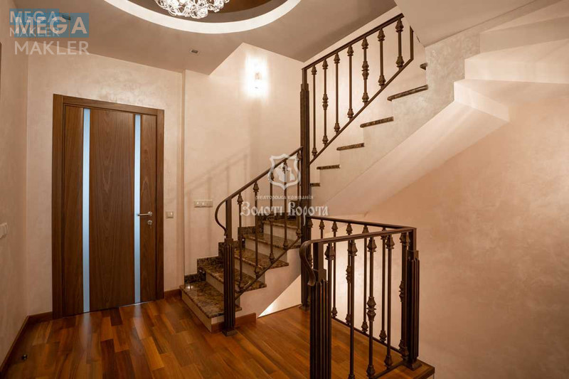 Продаж дома, 3&nbsp;поверху, 200&nbsp;кв.м, 6&nbsp;кімнат, ділянка 1&nbsp;сотка, <a class="location-link" href="/kiev/" title="Недвижимость Київ">Київ</a>, <a class="location-link" href="/kiev/obolonskij/" title="Недвижимость Оболонський район">Оболонський р-н</a>, Богатирський проїзд, 14 (изображение 32)