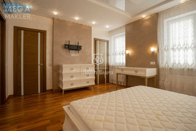 Продаж дома, 3&nbsp;поверху, 200&nbsp;кв.м, 6&nbsp;кімнат, ділянка 1&nbsp;сотка, <a class="location-link" href="/kiev/" title="Недвижимость Київ">Київ</a>, <a class="location-link" href="/kiev/obolonskij/" title="Недвижимость Оболонський район">Оболонський р-н</a>, Богатирський проїзд, 14 (изображение 34)