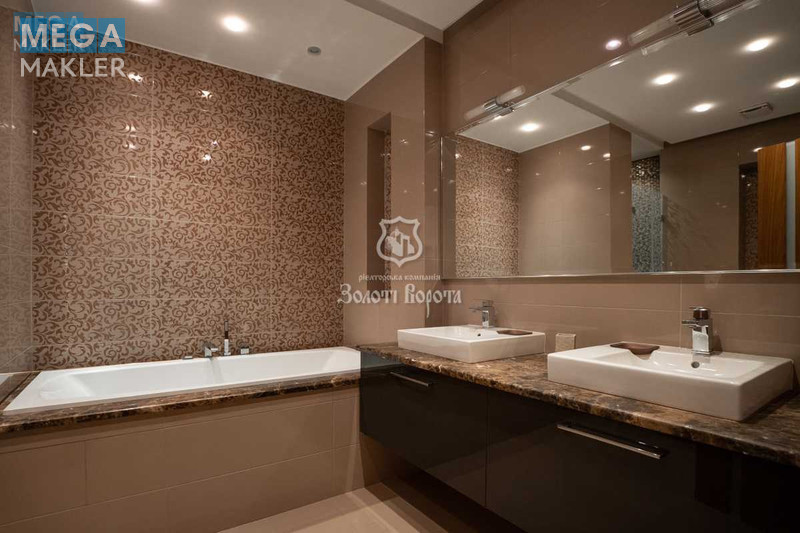 Продаж дома, 3&nbsp;поверху, 200&nbsp;кв.м, 6&nbsp;кімнат, ділянка 1&nbsp;сотка, <a class="location-link" href="/kiev/" title="Недвижимость Київ">Київ</a>, <a class="location-link" href="/kiev/obolonskij/" title="Недвижимость Оболонський район">Оболонський р-н</a>, Богатирський проїзд, 14 (изображение 62)