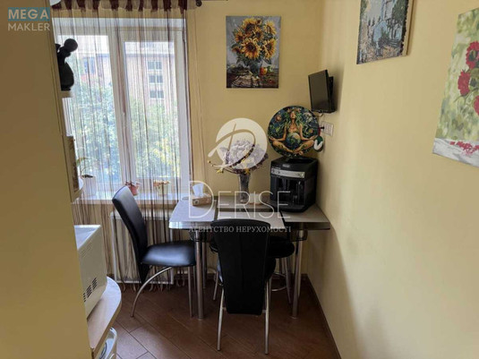 Продаж 2 кімнатної квартири (47/30/8), 5 пов. 5 пов. будинку, <a class="location-link" href="/kiev/" title="Недвижимость Київ">Київ</a>, <a class="location-link" href="/kiev/podolskij/" title="Недвижимость Подільський район">Подільський р-н</a>, Краснопольская ул., 12а (изображение 7)