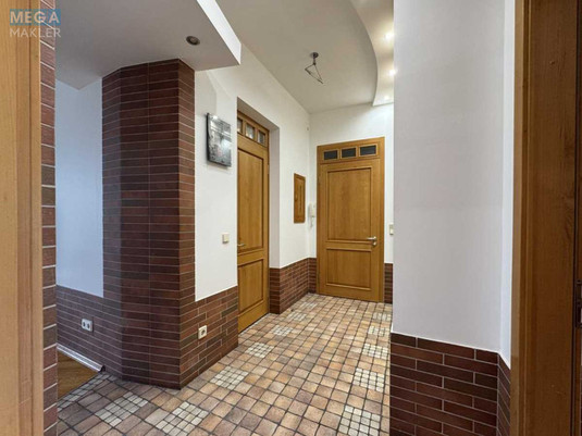 Продаж 3 кімнатної квартири (75/40/20), 5 пов. 5 пов. будинку, <a class="location-link" href="/kiev/" title="Недвижимость Київ">Київ</a>, <a class="location-link" href="/kiev/pecherskij/" title="Недвижимость Печерський район">Печерський р-н</a>, Ивана Мазепы ул., 4 (изображение 9)