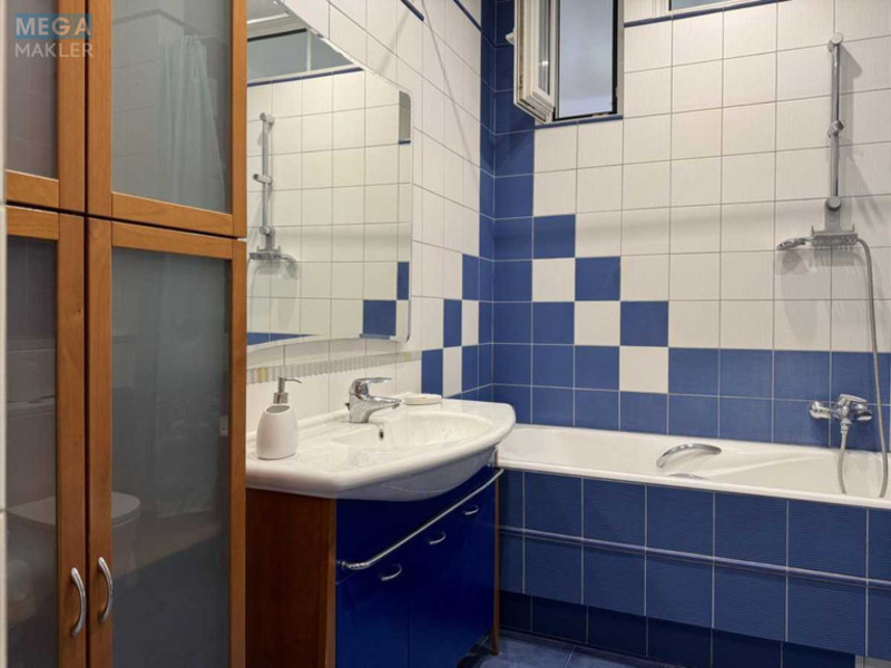 Продаж 3 кімнатної квартири (75/40/20), 5 пов. 5 пов. будинку, <a class="location-link" href="/kiev/" title="Недвижимость Київ">Київ</a>, <a class="location-link" href="/kiev/pecherskij/" title="Недвижимость Печерський район">Печерський р-н</a>, Ивана Мазепы ул., 4 (изображение 22)