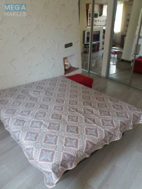 Оренда 2 кімнатної квартири, <a class="location-link" href="/kiev/" title="Недвижимость Київ">Київ</a>, <a class="location-link" href="/kiev/solomenskij/" title="Недвижимость Солом'янський район">Солом'янський р-н</a>, Петровского ул., 12 (изображение 4)