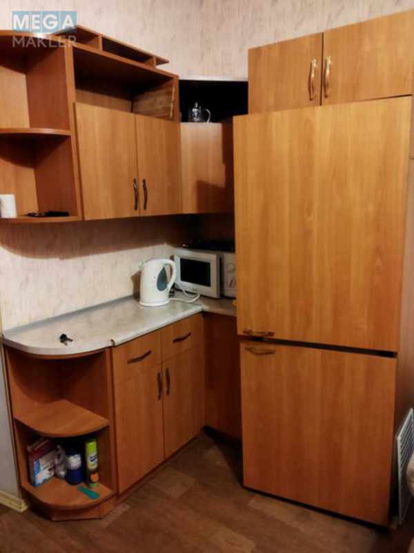 Оренда кімнати (підселення), <a class="location-link" href="/kiev/" title="Недвижимость Київ">Київ</a>, <a class="location-link" href="/kiev/svyatoshinskij/" title="Недвижимость Святошинський район">Святошинський р-н</a>, Стрийська вул., 1 (изображение 2)