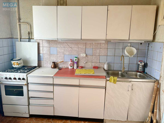 Оренда 3 кімнатної квартири, <a class="location-link" href="/kiev/" title="Недвижимость Київ">Київ</a>, <a class="location-link" href="/kiev/solomenskij/" title="Недвижимость Солом'янський район">Солом'янський р-н</a>, Словянська вул., 28 (изображение 3)